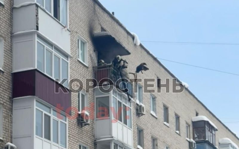 У Коростені спалахнула квартира в багатоповерхівці: госпіталізували жінку