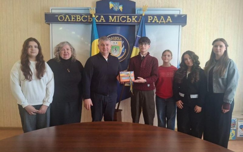 Під час благодійного ярмарку в Олевському ліцеї зібрали 50 тис. грн на потреби військових