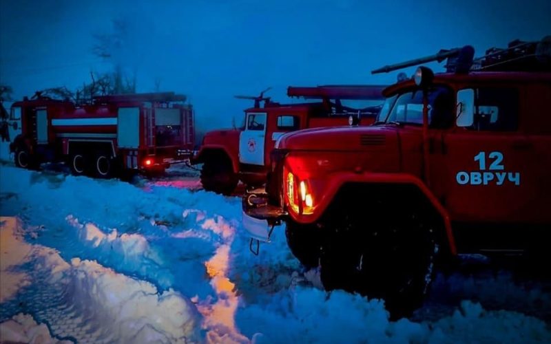 У селі на Овруччині сталася пожежа в приватному будинку: вогонь ледь не перекинувся на господарчу будівлю