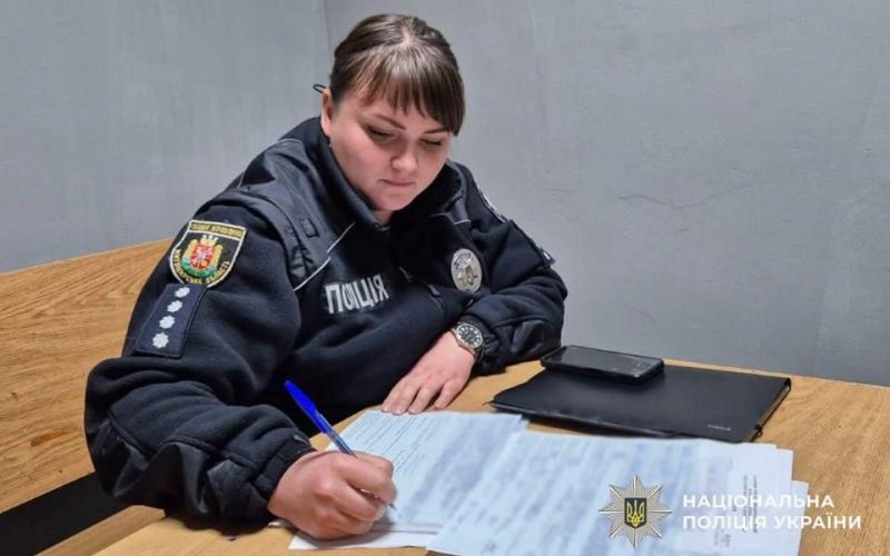 Випила бокал вина, поки батьки не бачили – на Житомирщині 9‑річну дівчинку госпіталізували з алкогольним отруєнням