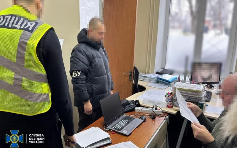 Робили призовників “невидимими” для мобілізації: на Житомирщині викрито масштабну оборудку посадовців ТЦК