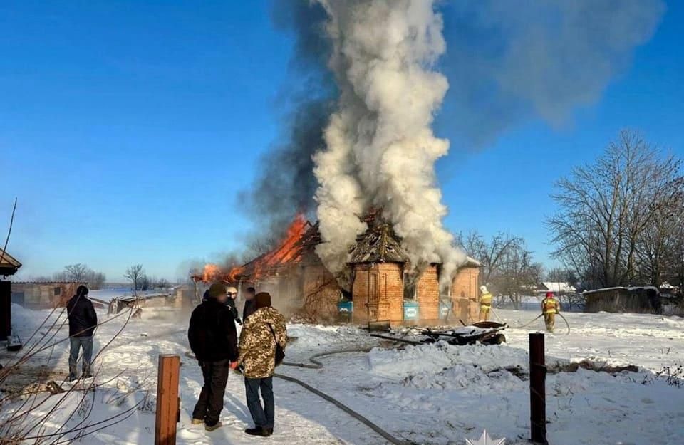 На пожежі в селі Житомирської області загинула однорічна дитина: старша врятувалась