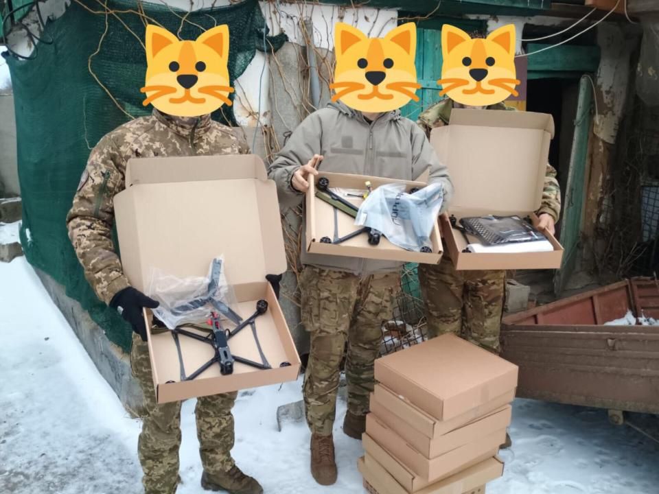 Овруцька громада передала захисникам 10 дронів