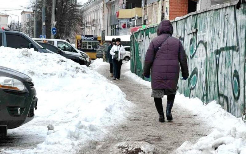 Падіння на льоду та переохолодження: у Коростенській громаді кількість травмованих за рік зросла майже в півтора раза