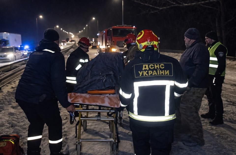 Масштабна ДТП на Житомирщині: зіштовхнулися 11 легкових та вантажних автомобілів