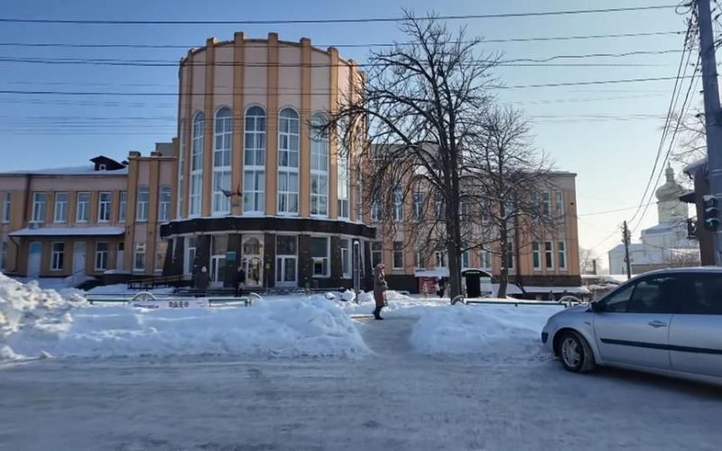 У Коростенському Центрі ПМСД розповіли про зміни в роботі, платні послуги та анульовані декларації педіатрів
