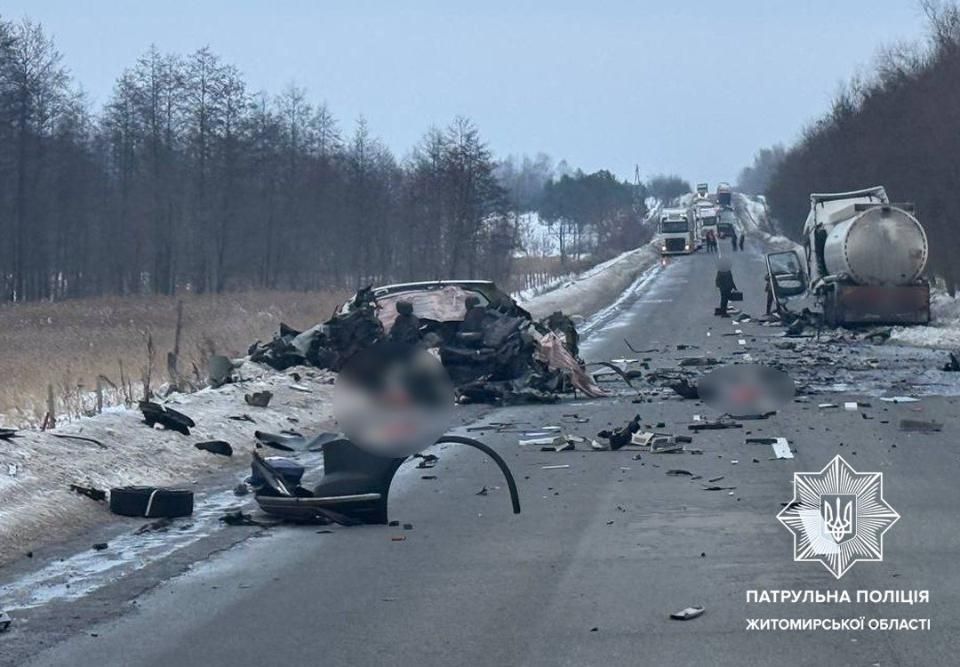 Неподалік Малина сталася ДТП із загиблими: рух транспорту перекрито в обох напрямках