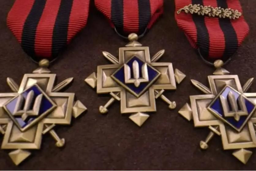Захисника з Олевської громади Миколу Кондратовця відзначили “Золотим хрестом”