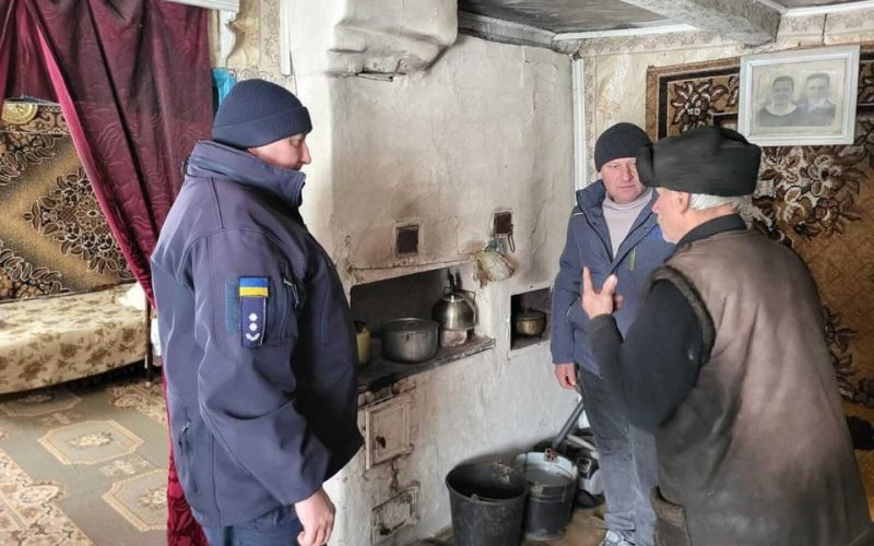 Понад 20 пожеж від початку року: у Коростенській громаді рятувальники активізували профілактичні заходи