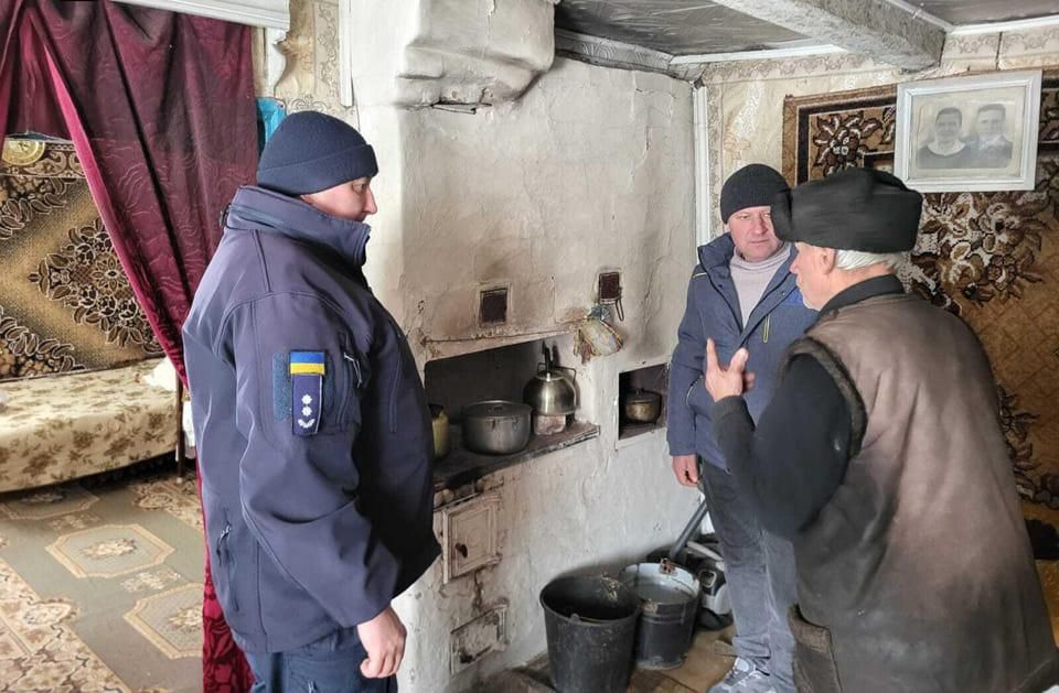Понад 20 пожеж від початку року: у Коростенській громаді рятувальники активізували профілактичні заходи