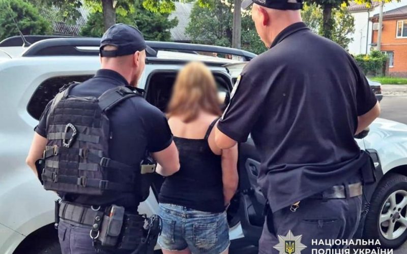 На Житомирщині школярка зарізала свого хлопця через ревнощі: як її покарали