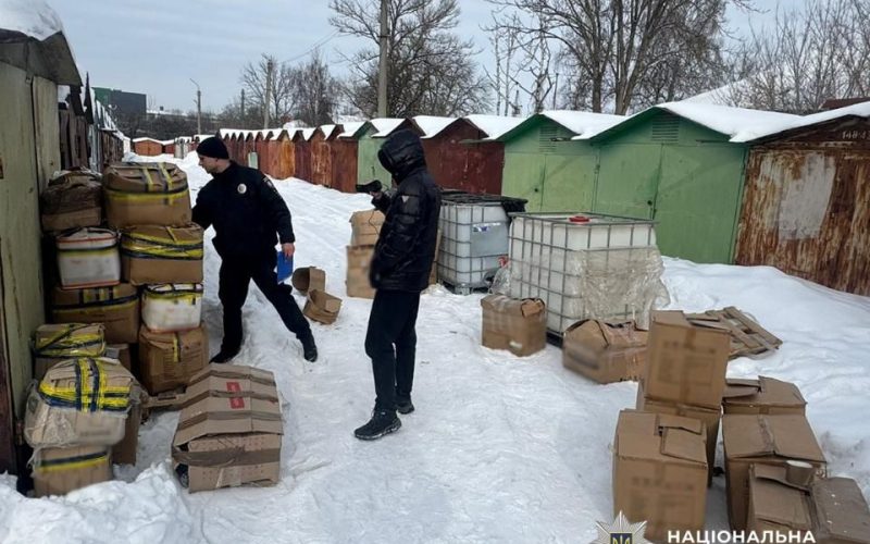 Підприємців з Коростенщини викрили у збуті контрафактного алкоголю та цигарок: поліція провела 27 обшуків у двох областях