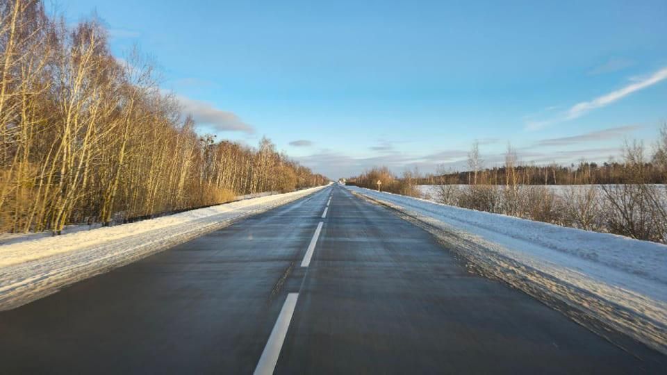 «Асфальт сходить зі снігом»: у Службі відновлення пояснили причини руйнування доріг Житомирщини та назвали ділянки, де триває ремонт