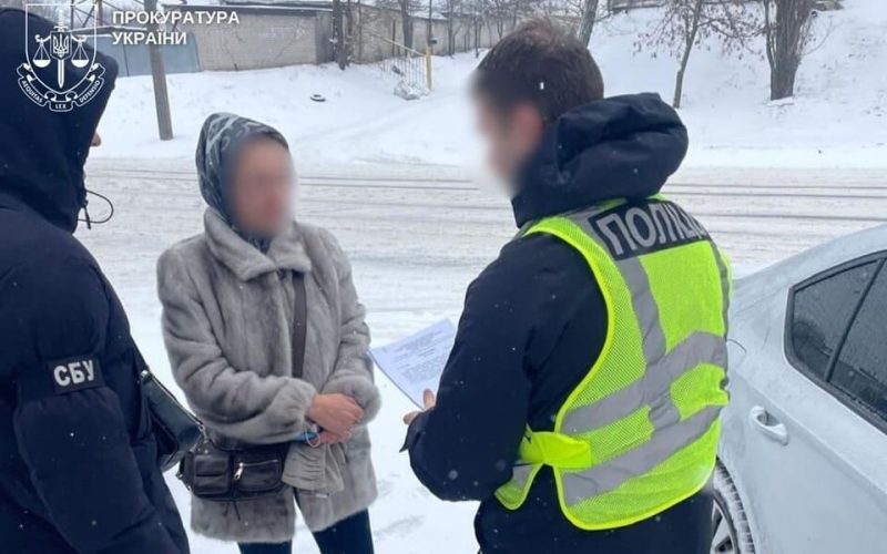 На Житомирщині директорку підрядної фірми та технаглядача підозрюють у розкраданні 900 тис. грн на ремонті доріг