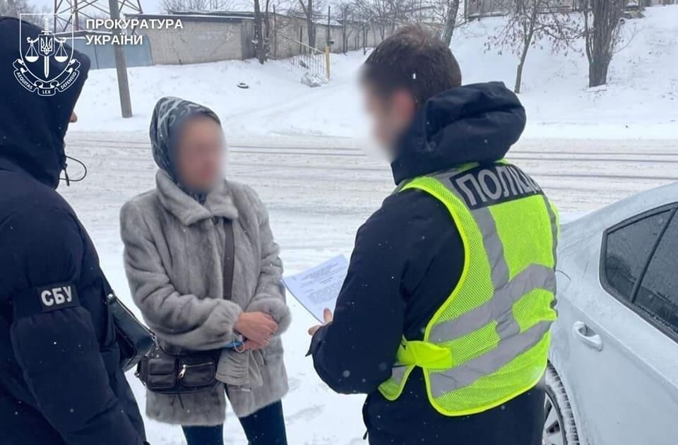 На Житомирщині директорку підрядної фірми та технаглядача підозрюють у розкраданні 900 тис. грн на ремонті доріг