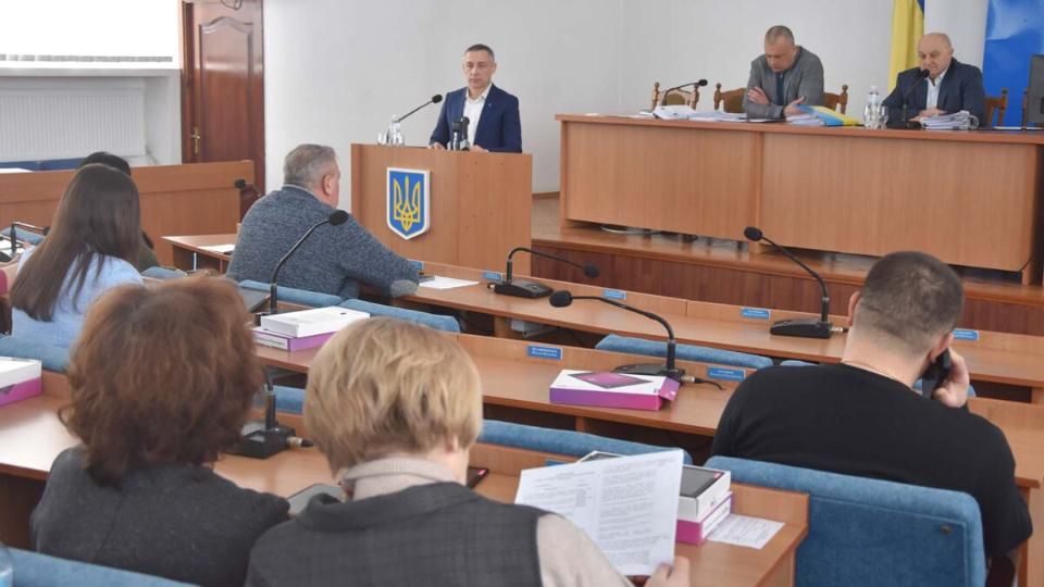 На сесії у Коростені депутати виділили кошти на оборону та звернулися до уряду щодо зарплат педагогів