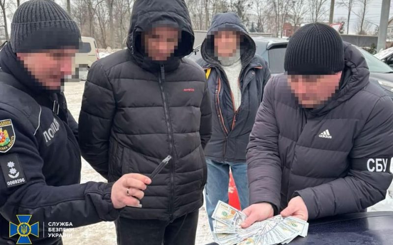 СБУ ліквідувала схему ухилення від мобілізації на Житомирщині: затримано помічника депутата та волонтера