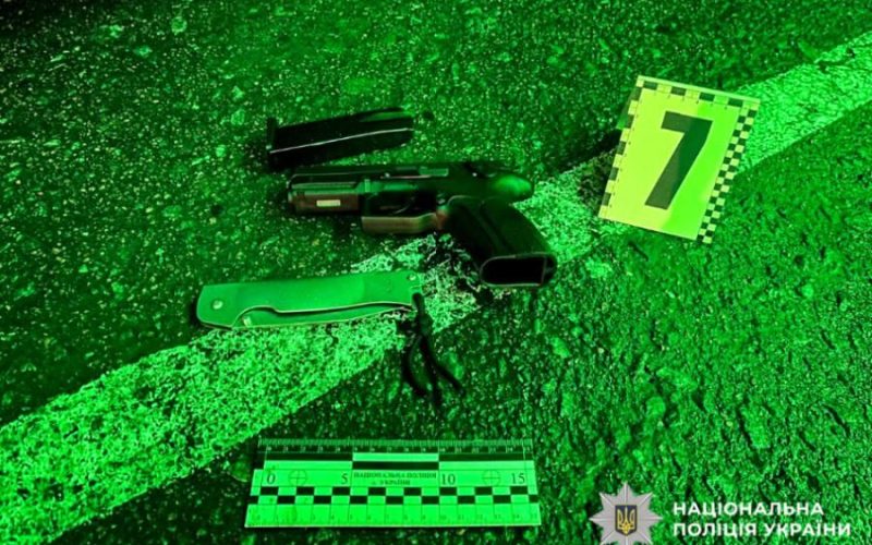 Через дорожній конфлікт чоловік відкрив вогонь на АЗС у Рівненській області: поліція затримала стрільця з Житомирщини