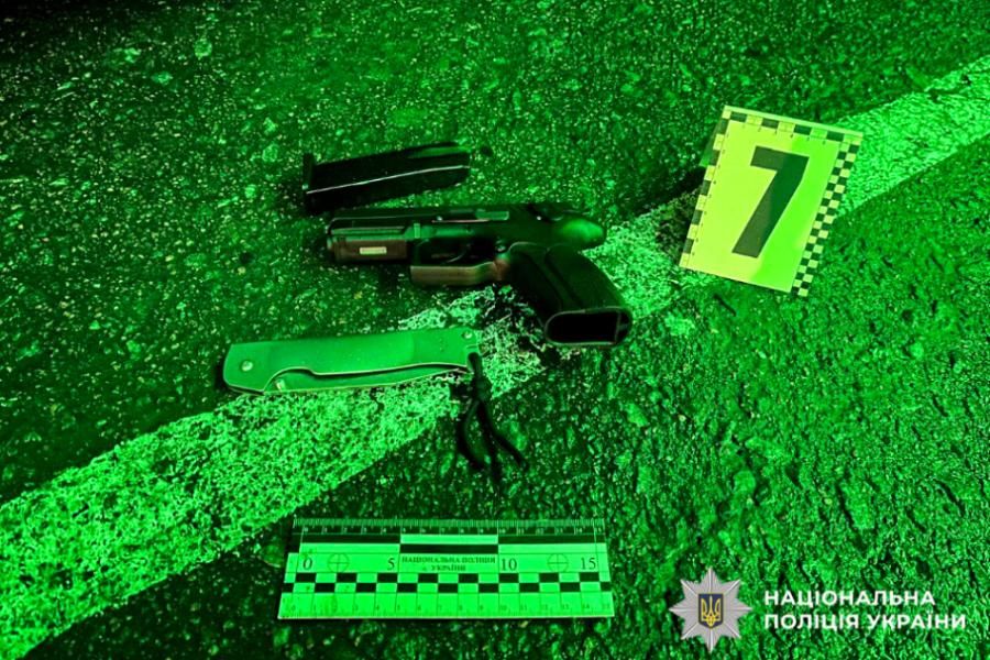 Через дорожній конфлікт чоловік відкрив вогонь на АЗС у Рівненській області: поліція затримала стрільця з Житомирщини