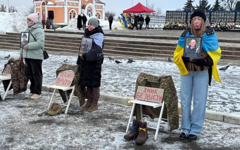 У Малині понад сотня людей вийшла на акцію підтримки полонених та зниклих безвісти