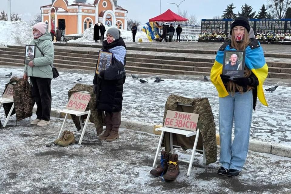У Малині понад сотня людей вийшла на акцію підтримки полонених та зниклих безвісти