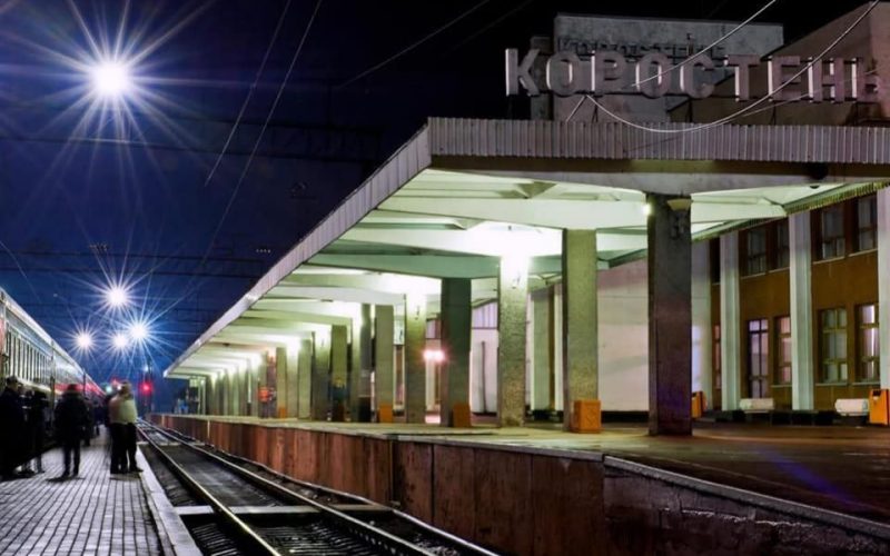 Укрзалізниця змінює маршрути та тимчасово скасовує рейси між Коростенем і Житомиром