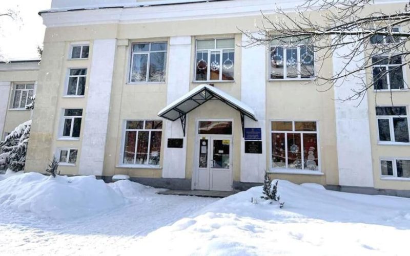 У Коростенській громаді фіксують поступове зниження захворюваності на ГРВІ: ліцеї частково повертаються до очного навчання