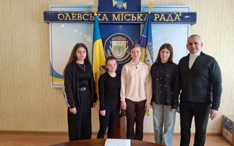 Під час благодійної акції учні одного з ліцеїв Олевщини зібрали понад 10 тис. грн на підтримку військових