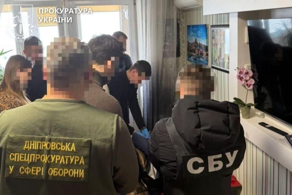 Схему дезертирства за 4–15 тис. доларів викрили у Дніпрі: кілька епізодів пов’язані з Житомирщиною