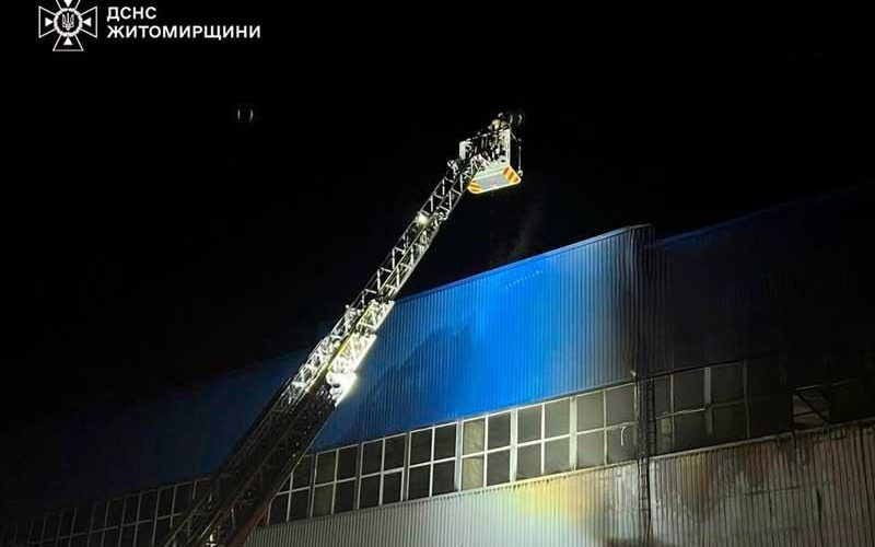 У Житомирській області через російські обстріли виникли дві пожежі на об’єктах інфраструктури