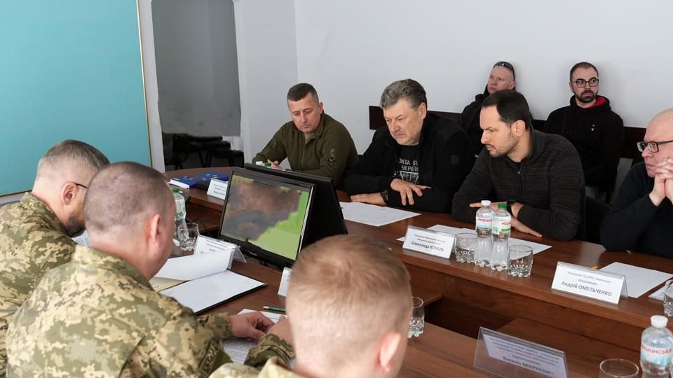 На Житомирщині обговорили подальше укріплення фортифікацій споруд та систем ППО на півночі