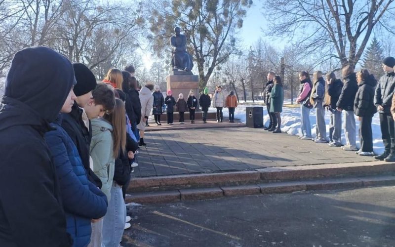 У Лугинах відбулися урочисті з нагоди дня народження Кобзаря