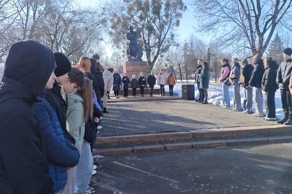 У Лугинах відбулися урочисті з нагоди дня народження Кобзаря