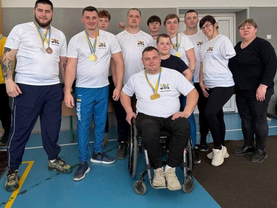 Коростенські атлети здобули перемоги на всеукраїнському чемпіонаті з пара-армреслінгу