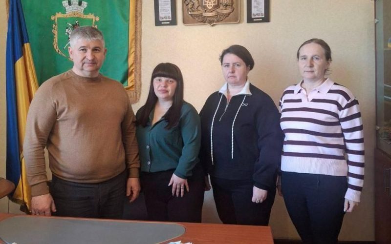 У селі Олевської громади провели благодійний ярмарок і зібрали понад 9 тис. грн для військових