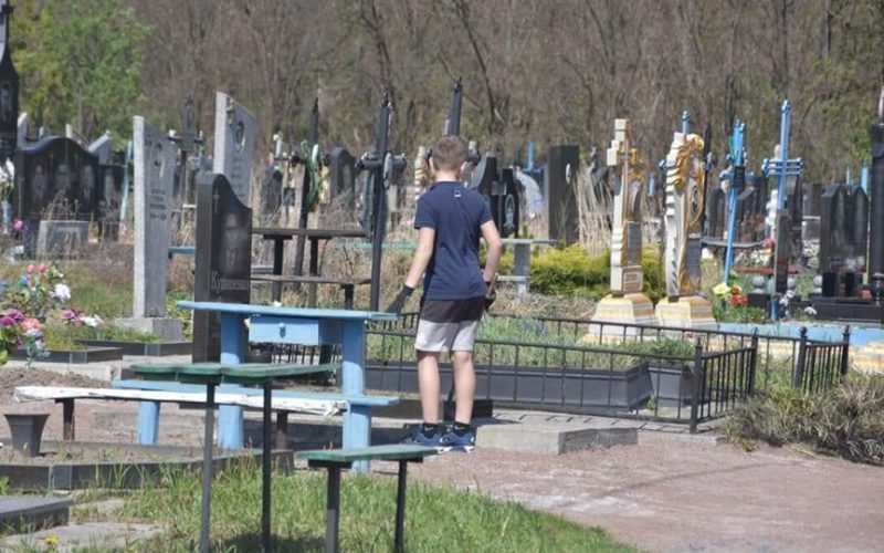 Нові правила на кладовищі в Коростені: авто обмежать, дані оцифровують