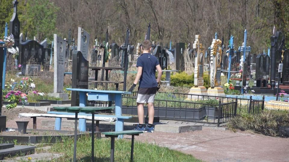 Нові правила на кладовищі в Коростені: авто обмежать, дані оцифровують