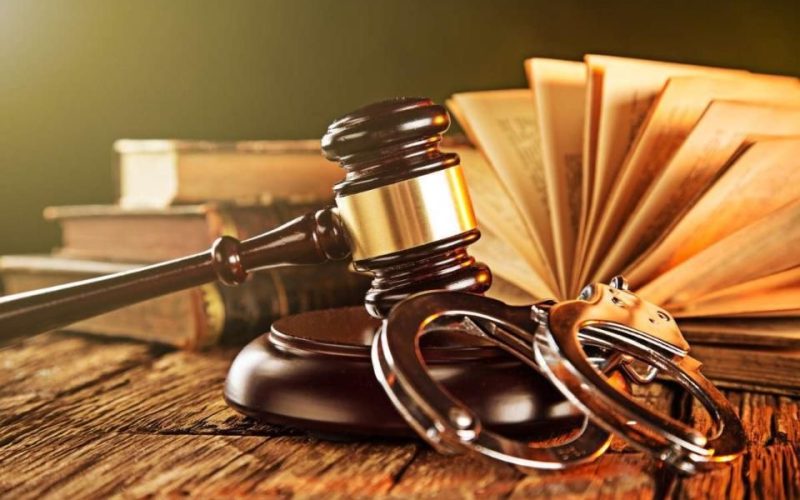 Суд у Малині призначив 5 років ув’язнення двом чоловікам за крадіжку та викрадення мотоцикла