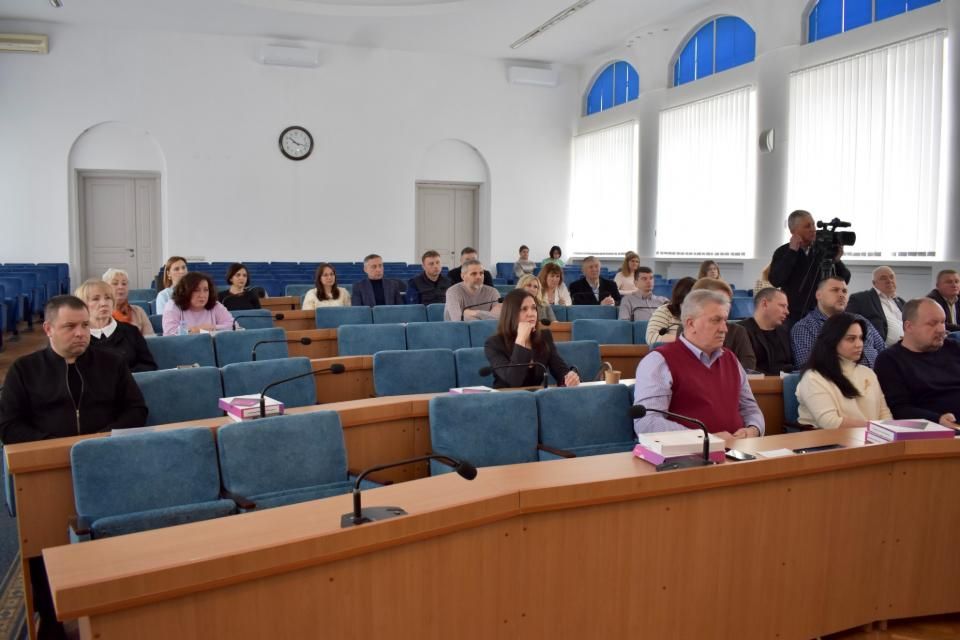 Мільйон на освіту, пів мільйона чорнобильцям і нові умови для “Теплозабезпечення”: у Коростені пройшла сесія міськради