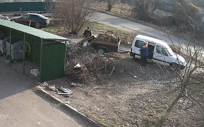 У Коростені “сміттєвих” порушників фіксують на камери: матеріали передають до поліції