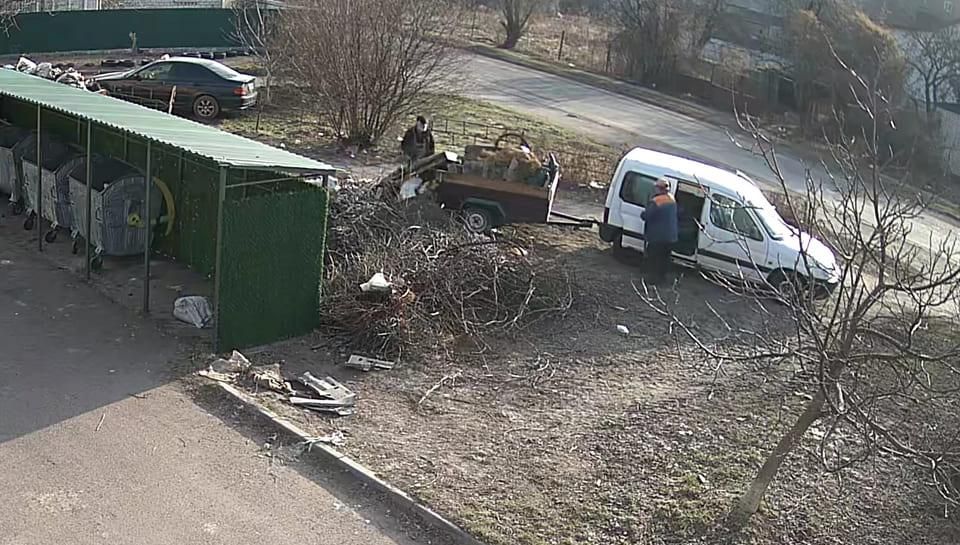 У Коростені “сміттєвих” порушників фіксують на камери: матеріали передають до поліції