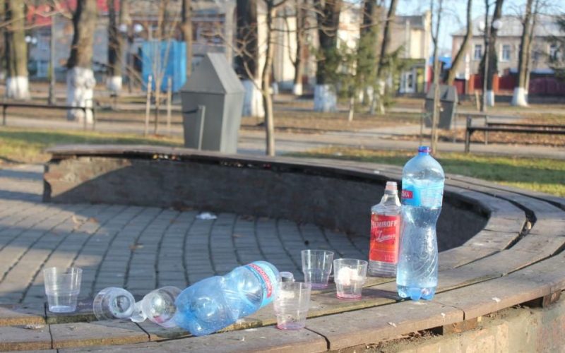 Міський голова Овруча закликав містян поважати працю комунальників і не залишати “гори” сміття