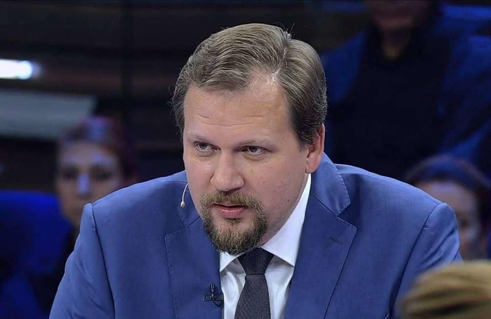 Колишнього телеведучого, який родом з Житомирщини, заочно засудили до 15 років тюрми