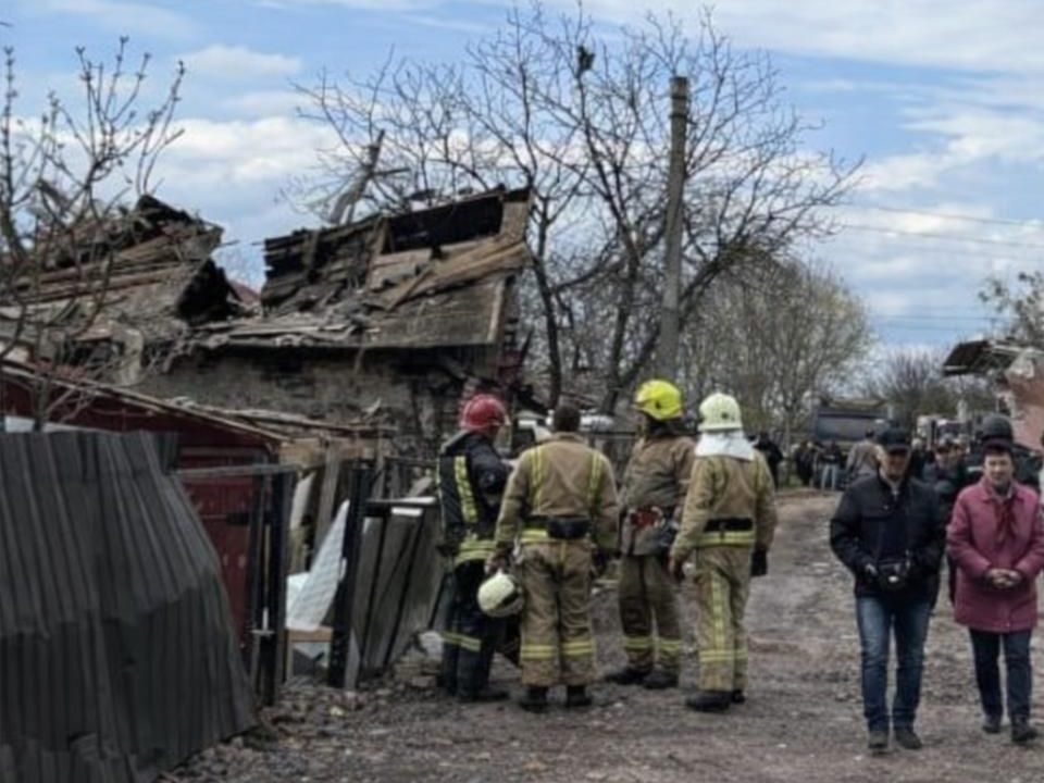 Родина юного коростенського футболіста втратила будинок в Коростені через атаку рф: хлопчик разом із братом у лікарні