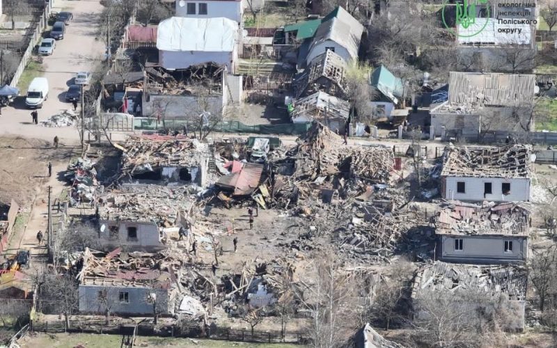 Після удару рф у Коростені екоінспектори фіксують забруднення та збитки довкіллю