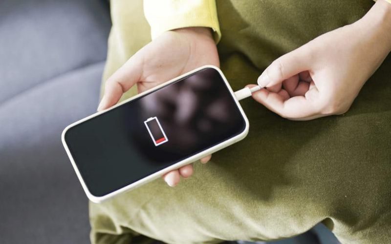 Чому псуються акумулятори в телефонах і коли їх варто міняти
