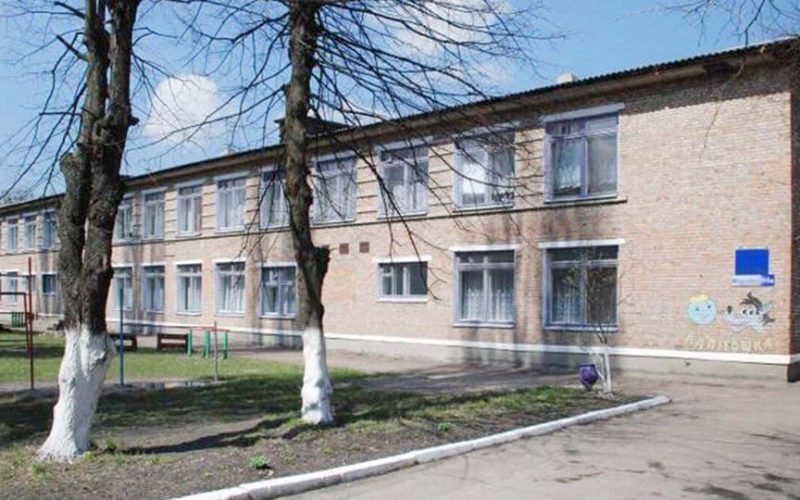 Влада Коростеня розглядає питання щодо тимчасового призупинення роботи дитсадка №20, але в переліку є й інші заклади