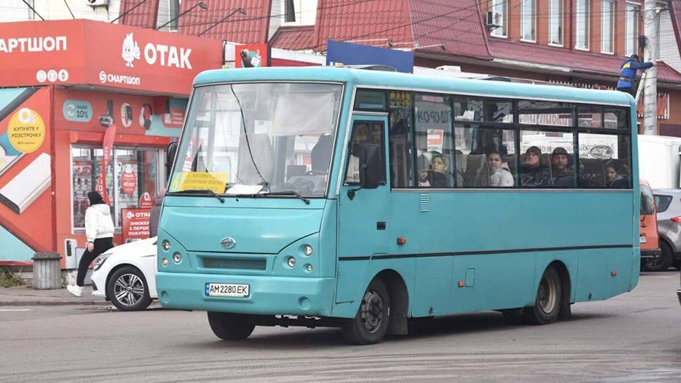 У поминальні дні в Коростені збільшать кількість громадського транспорту