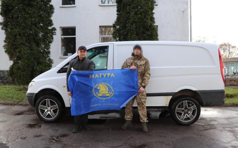 Завдяки освітянам та рідним військового Олевській громаді вдалося придбати автомобіль