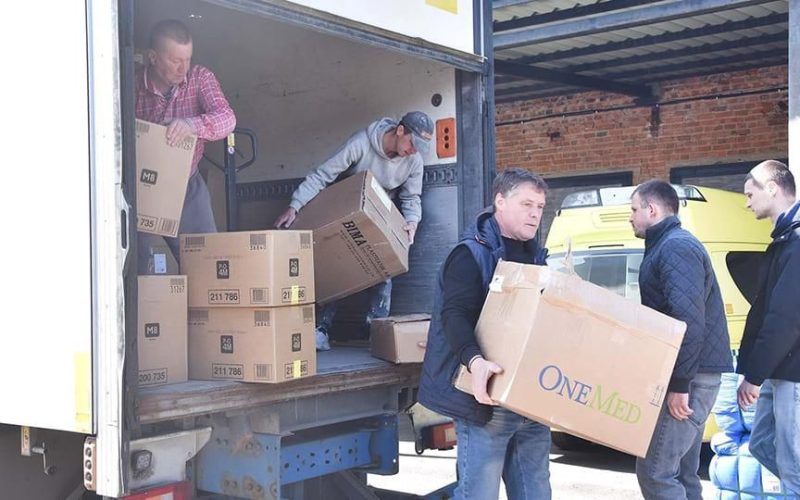 Ліжка та медикаменти – коростенська лікарня отримала гуманітарну допомогу від Швеції